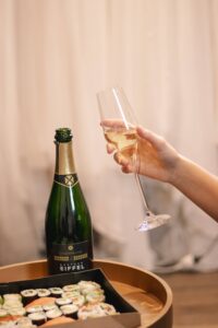 Rendez-vous Essayage Festif. essayage robe de mariée champagne showroom paris proches mariage sushi macarons boutique wedding