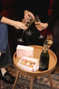 Rendez-vous Essayage Festif. essayage robe de mariée champagne showroom paris proches mariage sushi macarons boutique wedding