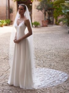Voile de mariée long 1 couche en tulle et fleurs 3D. Accessoire mariage petits prix. Boutique concept-store paris et eshop