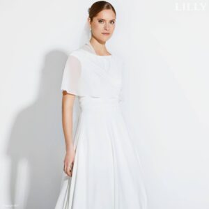 Etole fine crêpe ivoire Lilly . Châle, boléro, étole, cape mariée blanche accessoire. Acheter boutique mariage Paris. En ligne.