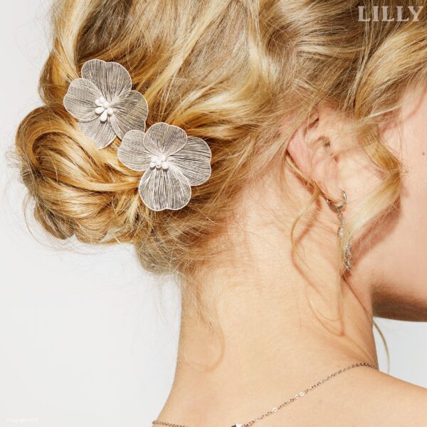 Set de 2Pics à chignon de mariée fleurs et perles. Accessoire de cheveux mariage. Achat en ligne ou boutique mariage paris coiffure
