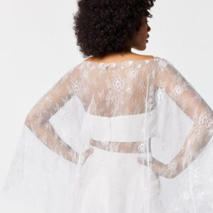 Cape en dentelle blanc ivoire Poirier. Châle, boléro, étole, cape mariée blanche accessoire mariée. Acheter boutique mariage Paris. En ligne