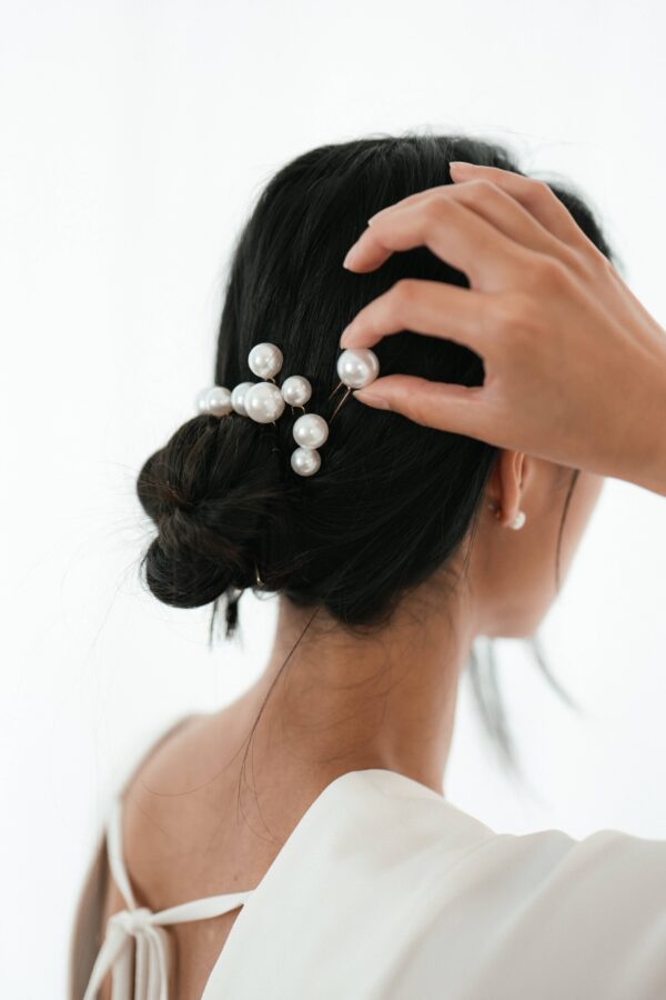 Set de 9 pics à chignon Perles de mariée. Bijou mariage petit prix. Accessoire de mariée. Acheter en ligne eshop et boutique showroom Paris