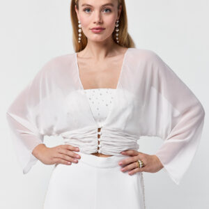 Cardigan de Mariée mousseline blanc cassé. Châle, boléro, étole, cape mariée blanche accessoire mariée. Acheter boutique mariage Paris. En ligne