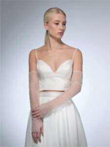 Gants de Mariée ornés de perles. gants mariage tulle perlé accessoire mariée. Acheter boutique mariage Paris. Achat En ligne