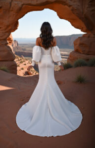 Robe de mariée Johanne, nouveauté de nos marques pépites créateurs 2026 Vous nous avez souvent demandé une robe simple sans dentelle, en crepe, forme bustier... Nous sommes ravies de vous proposer la Robe Johanne ! Elle réunit tous ces critères ! Par ailleurs, vous avez le choix de porter les manches ballons ou non ;-) Ce modèle fait partie de nos pépites créateurs. A essayer chez Pivoines and love sur RDV. Dispo sur commande environ 5 mois de délai, de la taille 32 à la taille 60