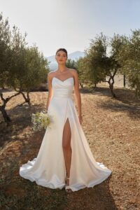 Robe de mariée Orphee sans dentelle satin simple bustier. Petit prix Boutique Mariage essayer Paris showroom rdv