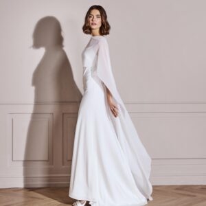 Cape longue de mariée blanc ivoire Lilly . mousseline Châle, boléro, étole, cape mariée blanche accessoire. Acheter boutique mariage Paris ou En ligne