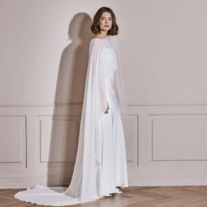 Cape longue de mariée blanc ivoire Lilly . mousseline Châle, boléro, étole, cape mariée blanche accessoire. Acheter boutique mariage Paris ou En ligne