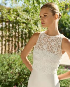 Robe de Mariée Magda Nouvelle Collection Alma Novia 2027 satin bustier simple top dentelle. Boutique mariage Paris essayer sur RDV