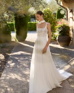 Robe de Mariée Marella Nouvelle Collection Alma Novia 2027 col carré dentelle manches longues amovibles et col pans mousseline